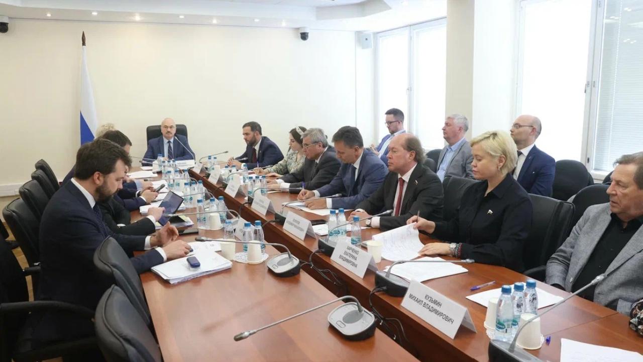 В Госдуме обсудили приемную кампанию 2025 года и новые возможности для студентов В Госдуме обсудили приемную кампанию 2025 года и новые возможности для студентов