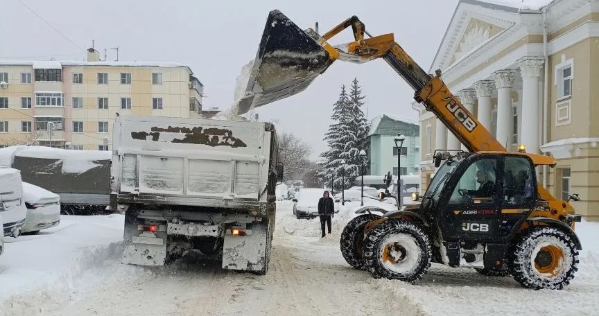 Аграрии в Мордовии помогли с уборкой снега 
