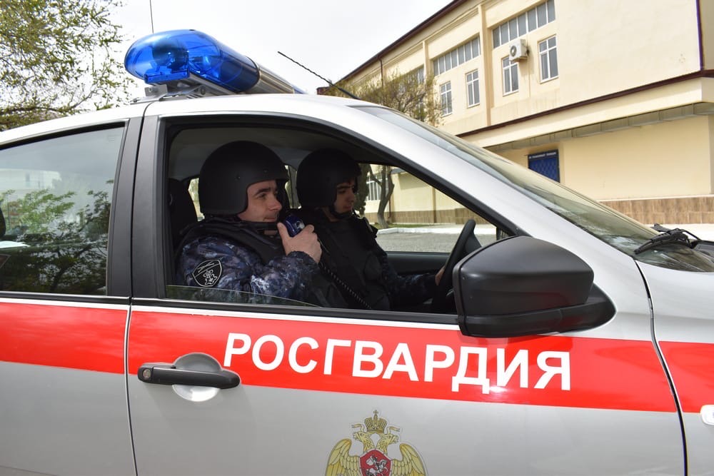 Разыскиваемого за кражу задержали росгвардейцы в Саранске Разыскиваемого за кражу задержали росгвардейцы в Саранске