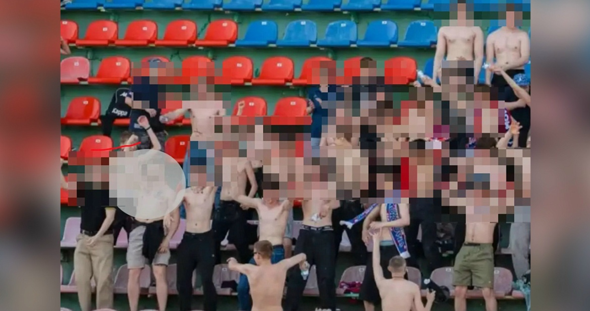 Футбольного фаната в Мордовии осудят за демонстрацию татуировки на матче 