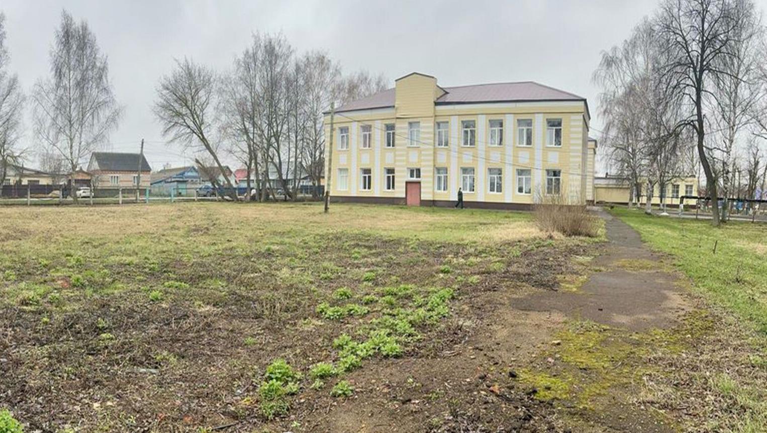 От жителей Рузаевки ждут предложений по благоустройству территории у школы №9 От жителей Рузаевки ждут предложений по благоустройству территории у школы №9