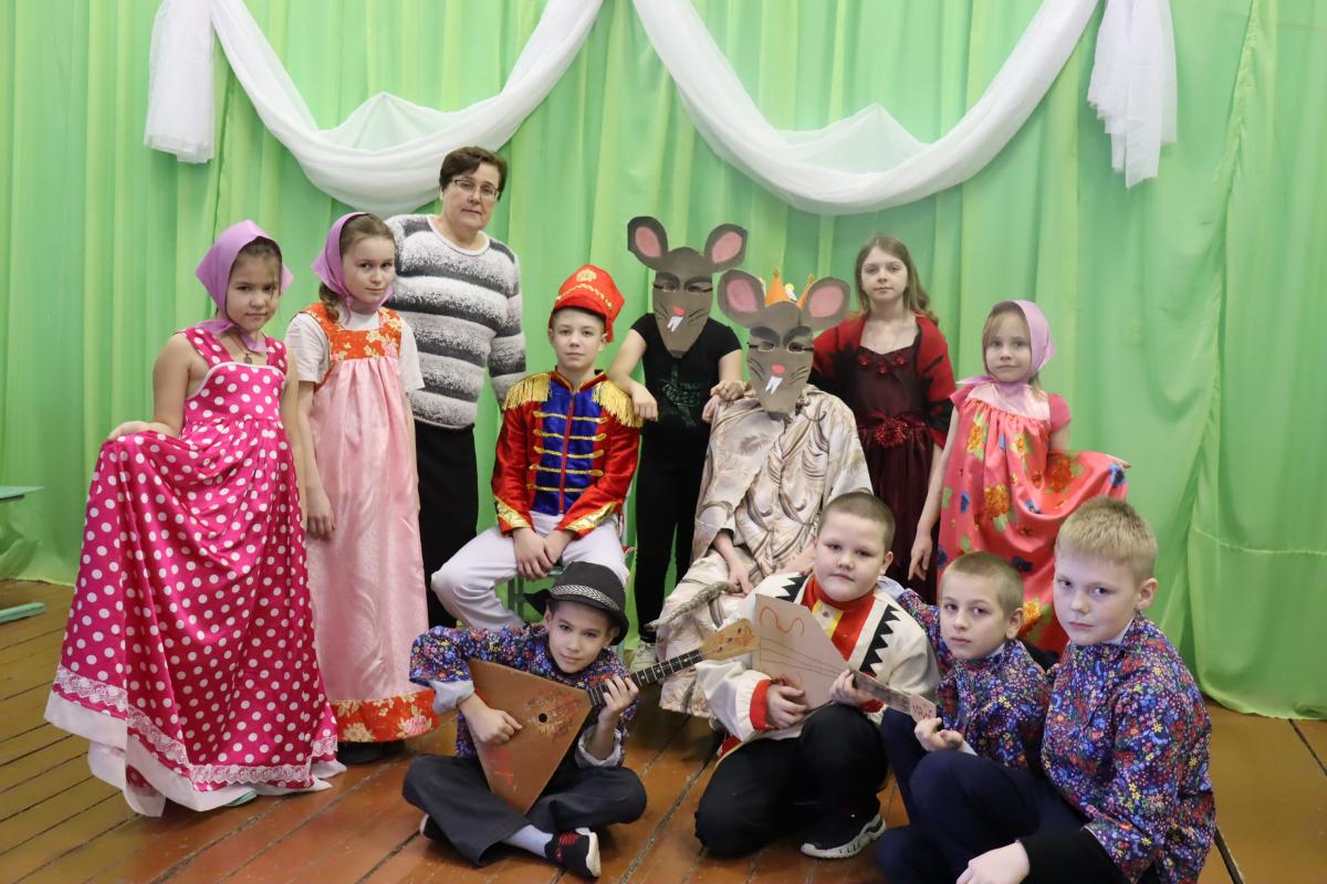 В Мордовии ученики играют в театре всей школой 