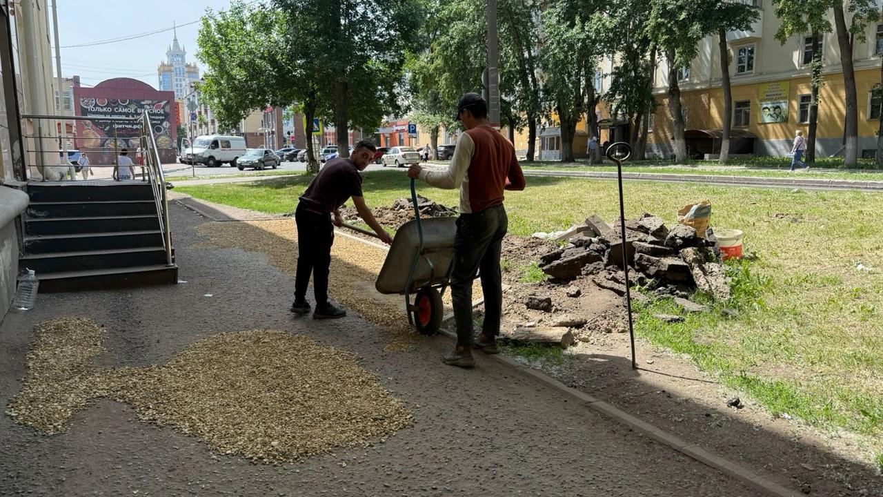 В Саранске приводят в порядок пешеходные зоны В Саранске приводят в порядок пешеходные зоны