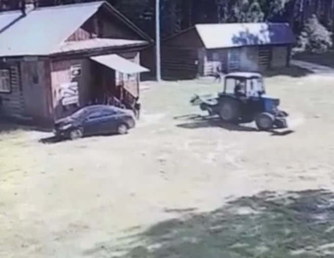 Пьяный юноша катался в Мордовии по заповеднику на угнанном тракторе