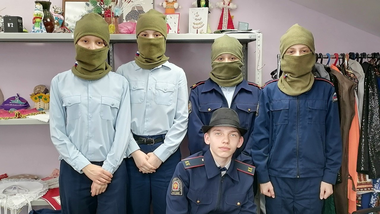 Школьники Мордовии учились шить балаклавы