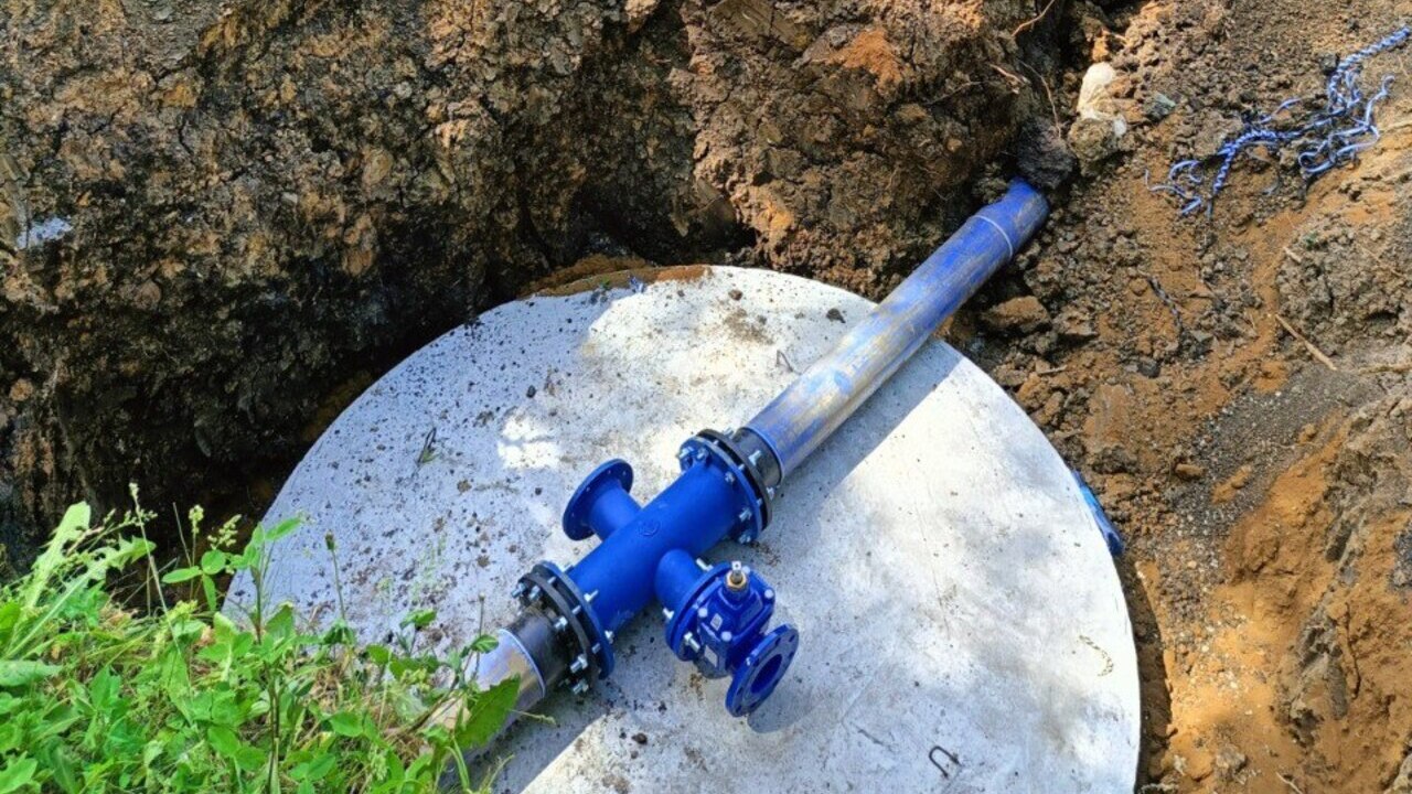 В Саранске к новому водопроводу начали подключать дома на Светотехстрое 