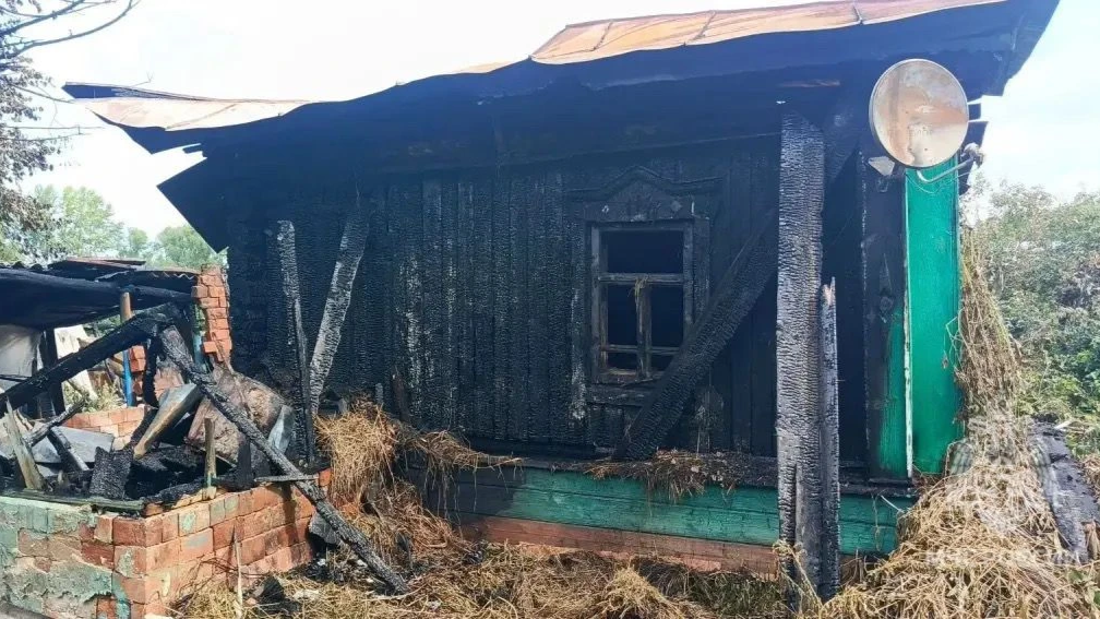 В селе Уришка сгорел нежилой дом