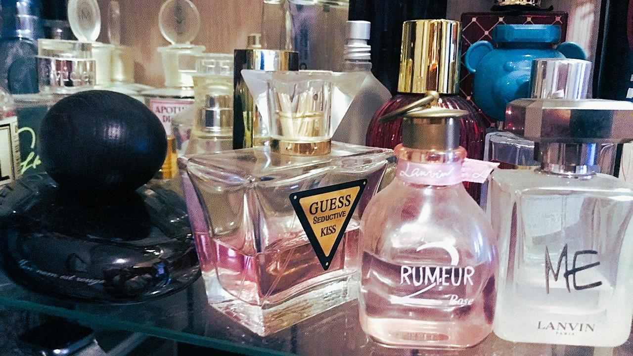 Деньги не пахнут: жительницу Саранска «кинули» при покупке дорогих духов  