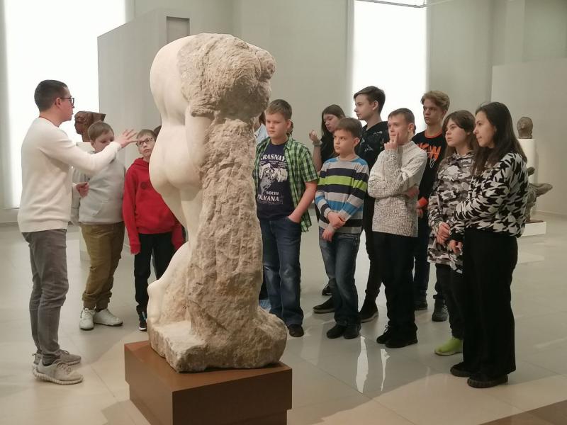 Подросткам предлагают вести мам в Музей Эрьзи