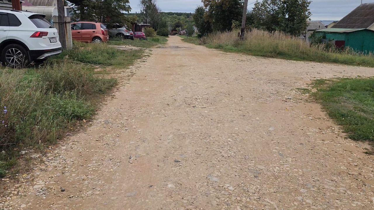 В Рузаевке улица Пугачёвская остаётся без асфальта уже два десятилетия В Рузаевке улица Пугачёвская остаётся без асфальта уже два десятилетия