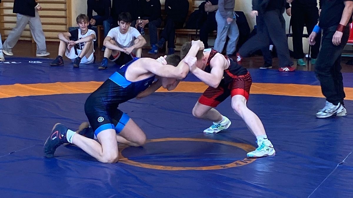 В Мордовии соревновались юные борцы России