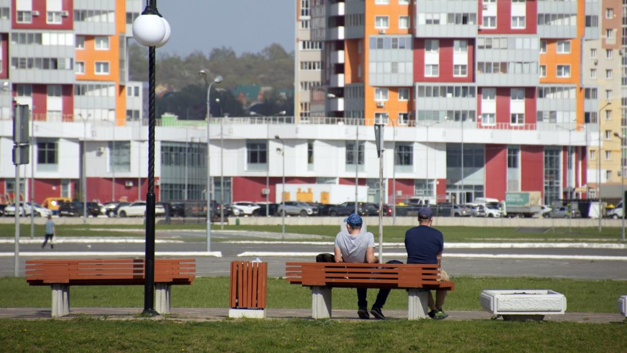 Девять часов сна не помогают: невролог назвал причины постоянной сонливости