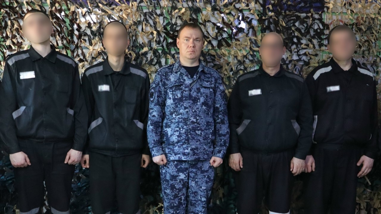 В Мордовии осуждённые плетут маскировочные сети