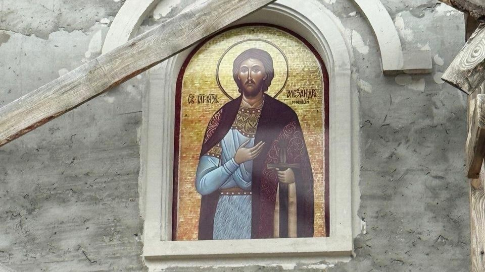 На Спасском храме Саранска установили макеты мозаичных икон