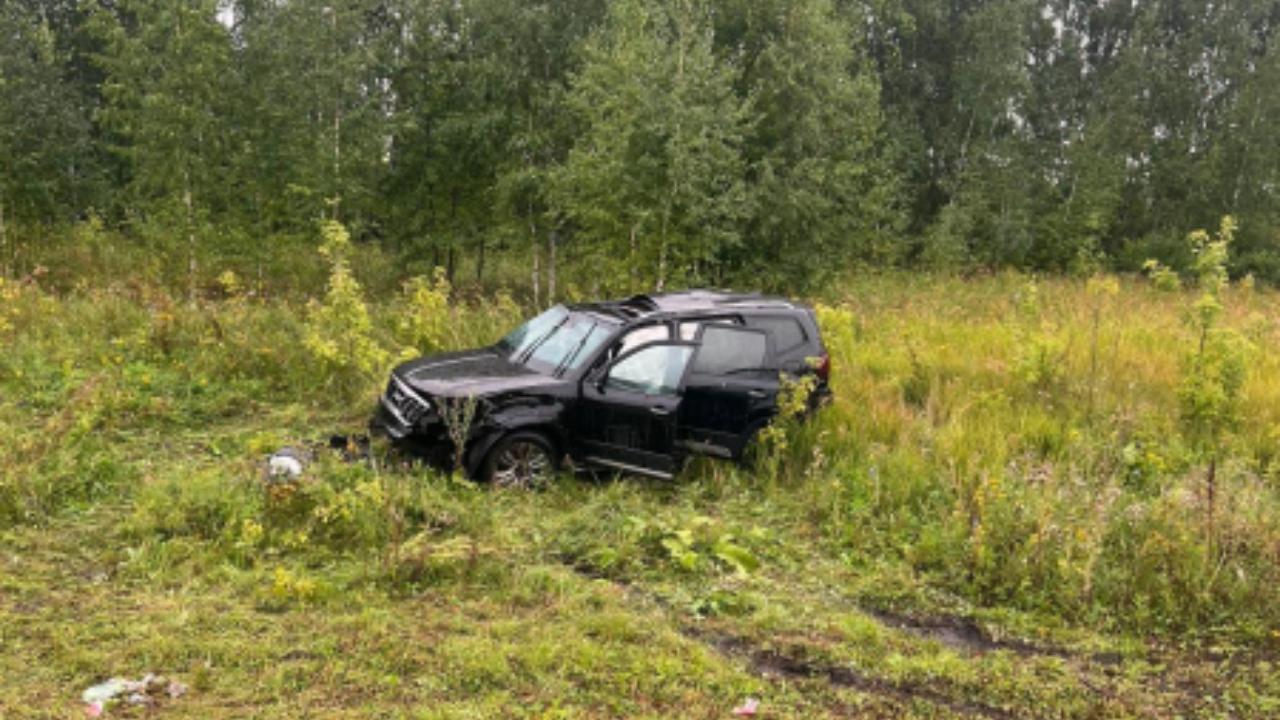 В Мордовии внедорожник опрокинулся в кювет