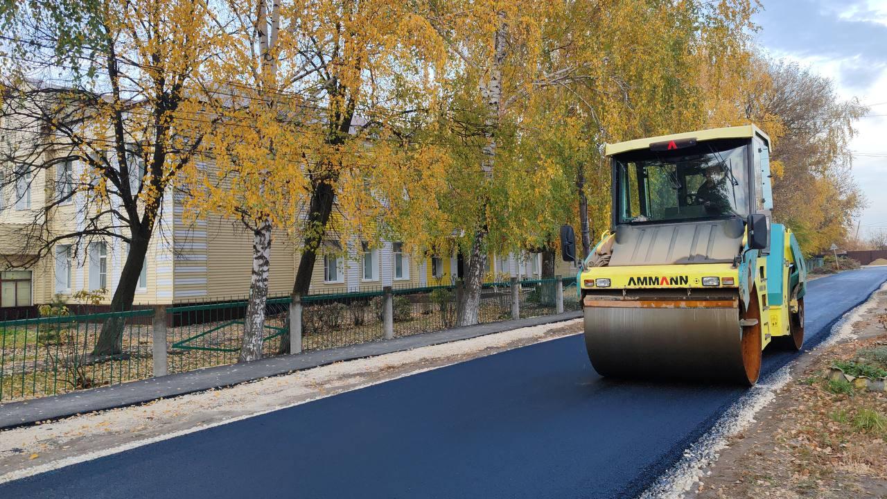 В Рузаевке – новый асфальт на дороге к школе В Рузаевке – новый асфальт на дороге к школе