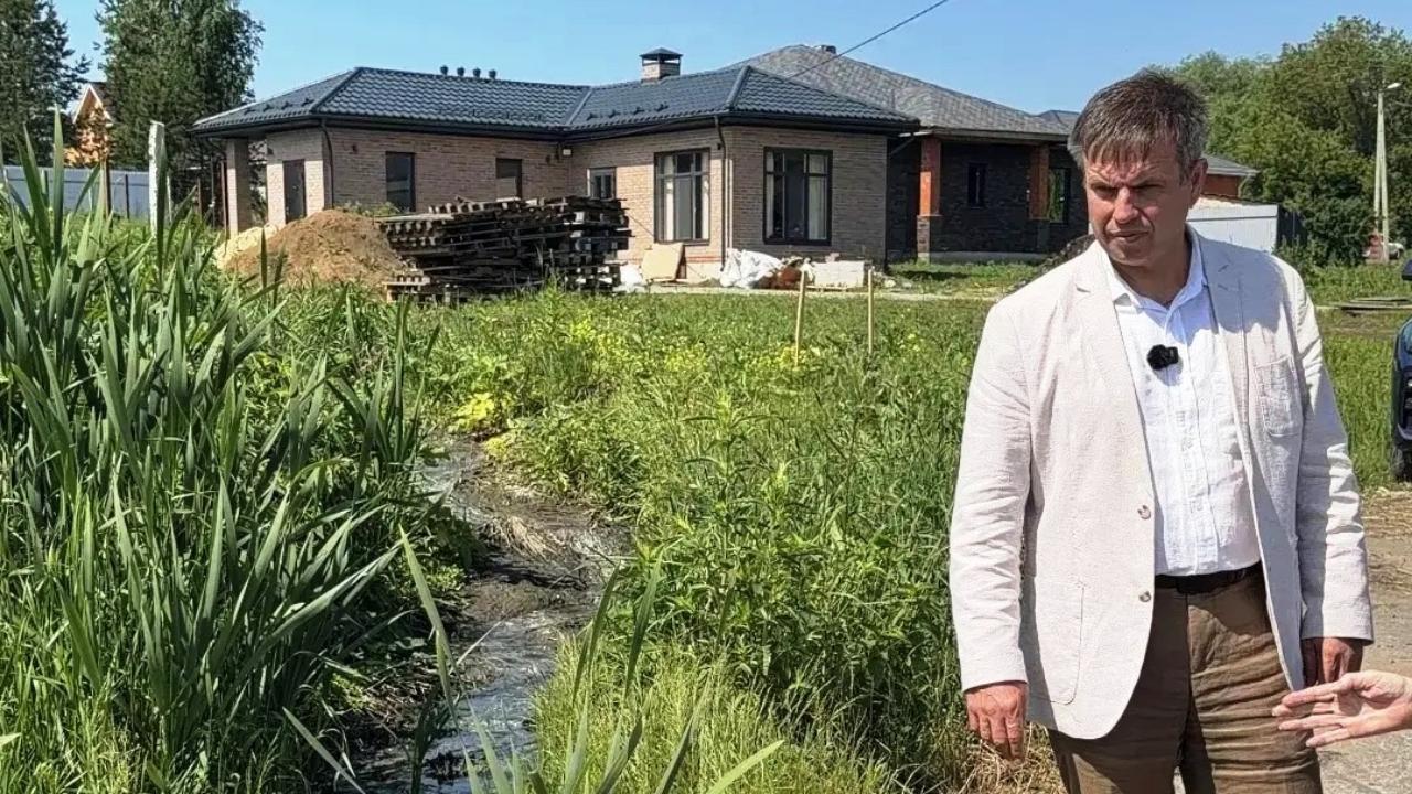 «Нечистые пруды» в Саранске: владельцы затопленных канализацией дачных участков просят о помощи ЛДПР