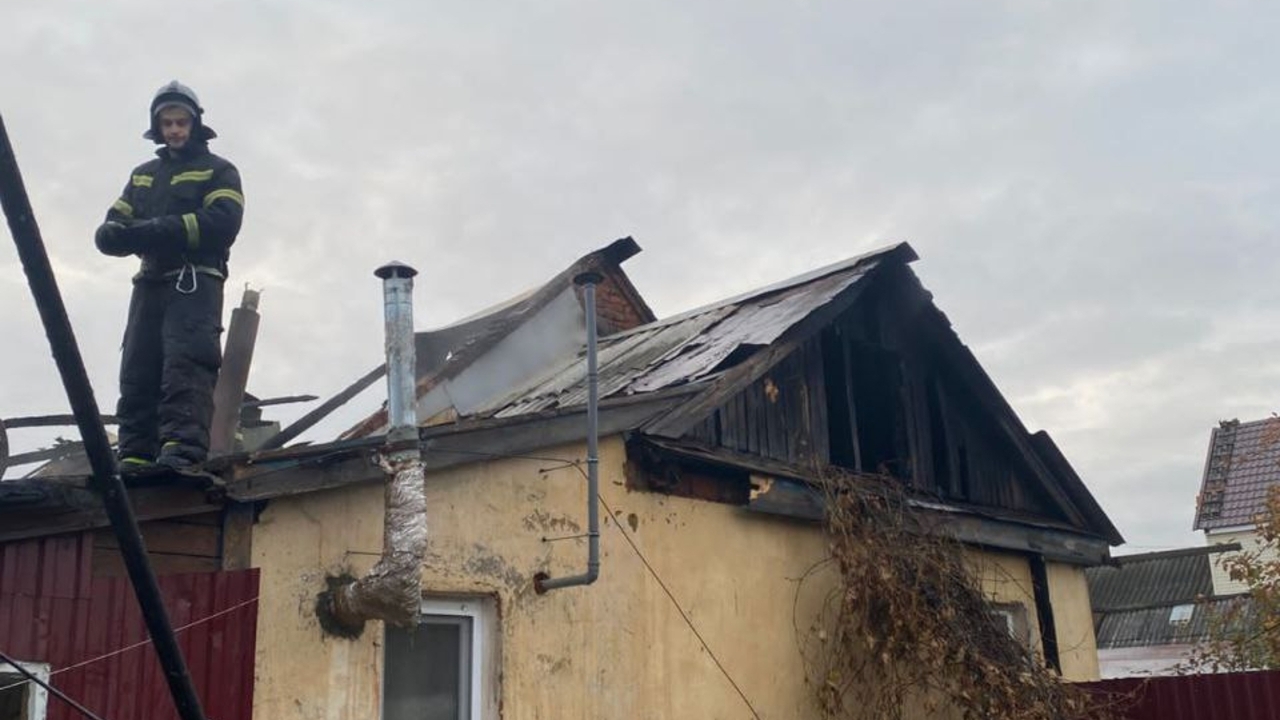 Утром в Саранске пожар едва не убил две семьи Утром в Саранске пожар едва не убил две семьи