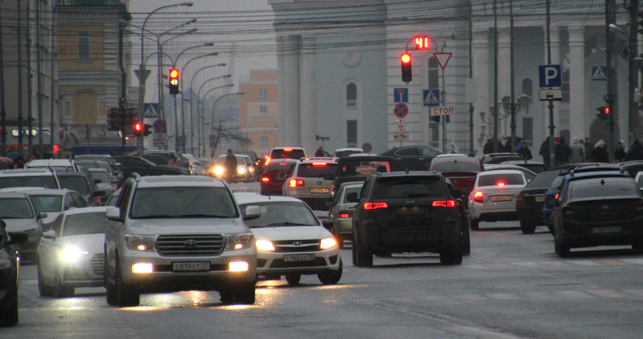 За слишком яркие фары в Мордовии оштрафовали больше 70 водителей 