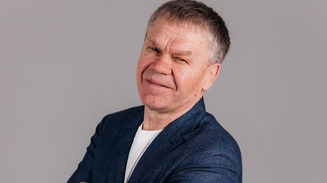 Геннадий Атмакин стал заслуженным работником физкультуры РФ Геннадий Атмакин стал заслуженным работником физкультуры РФ