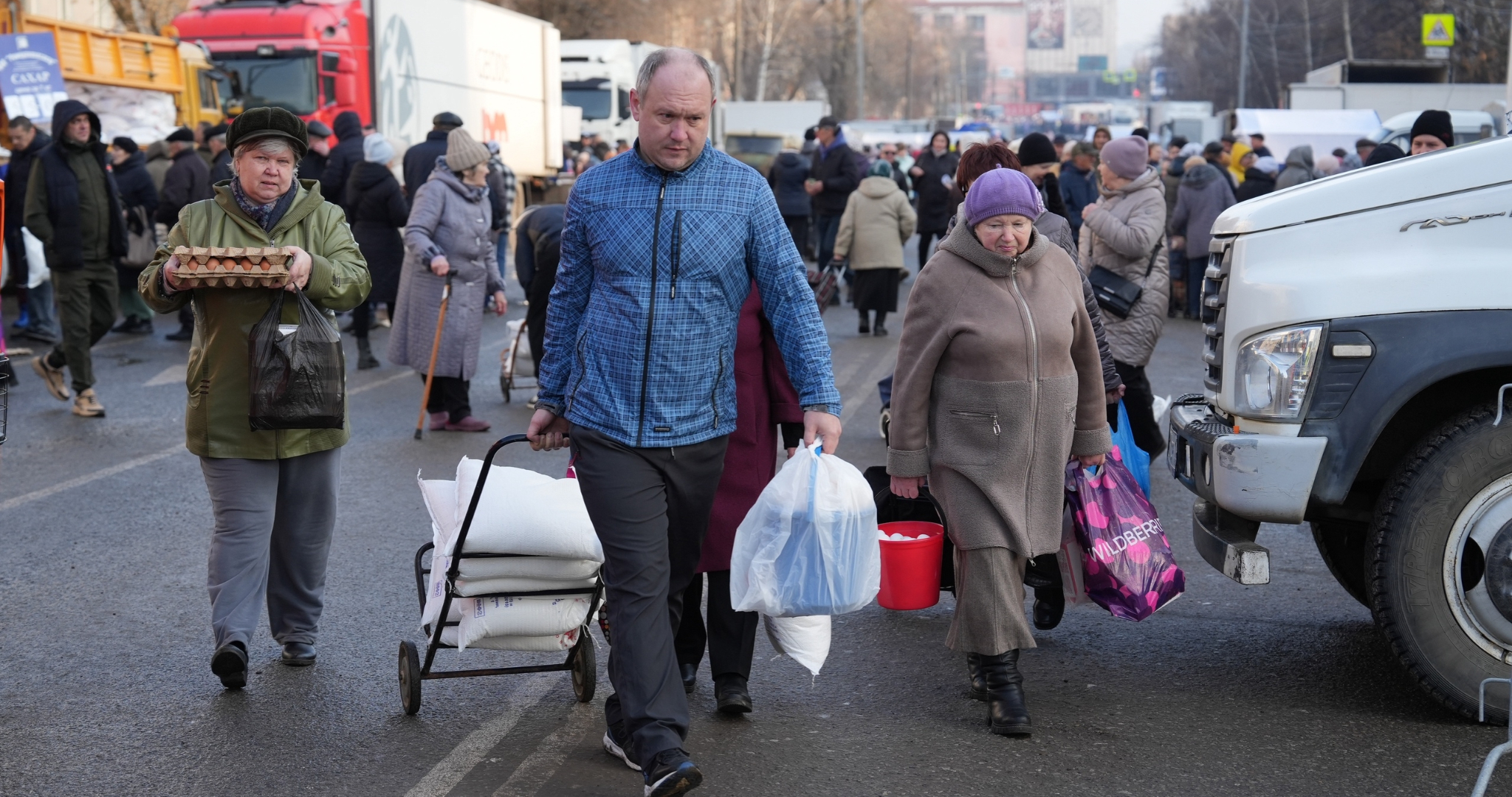 Предпасхальная ярмарка в Саранске: сахар набирали тоннами, яйца сотнями 