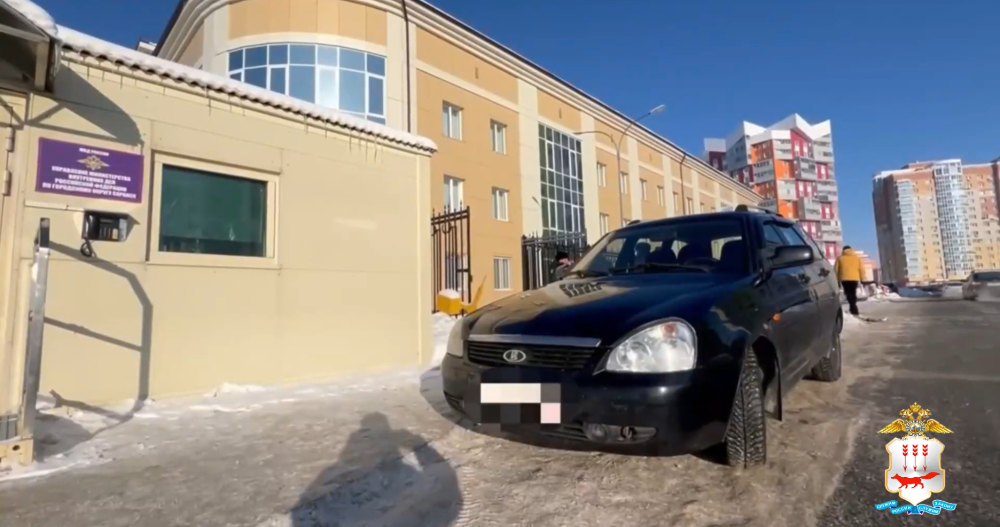 Саранские полицейские купили для участников СВО автомобиль и собрали гумпомощь 