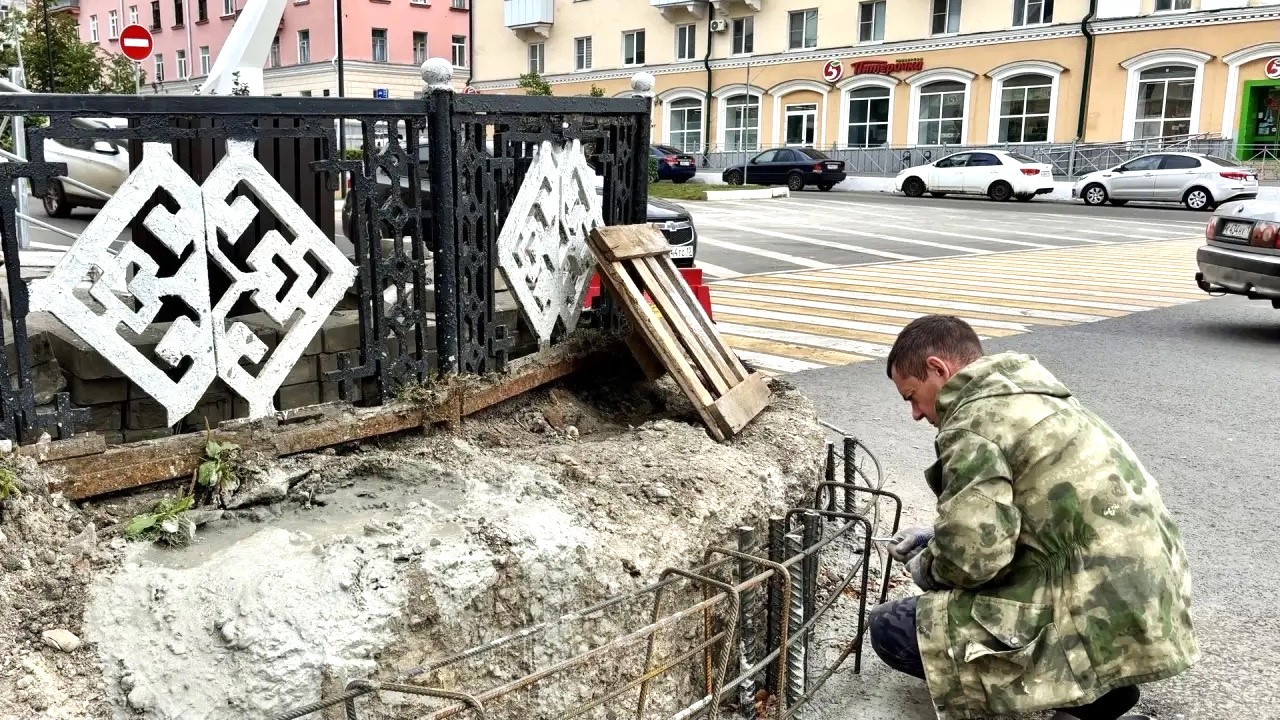 В Саранске на Советской укрепляют подпорную стенку