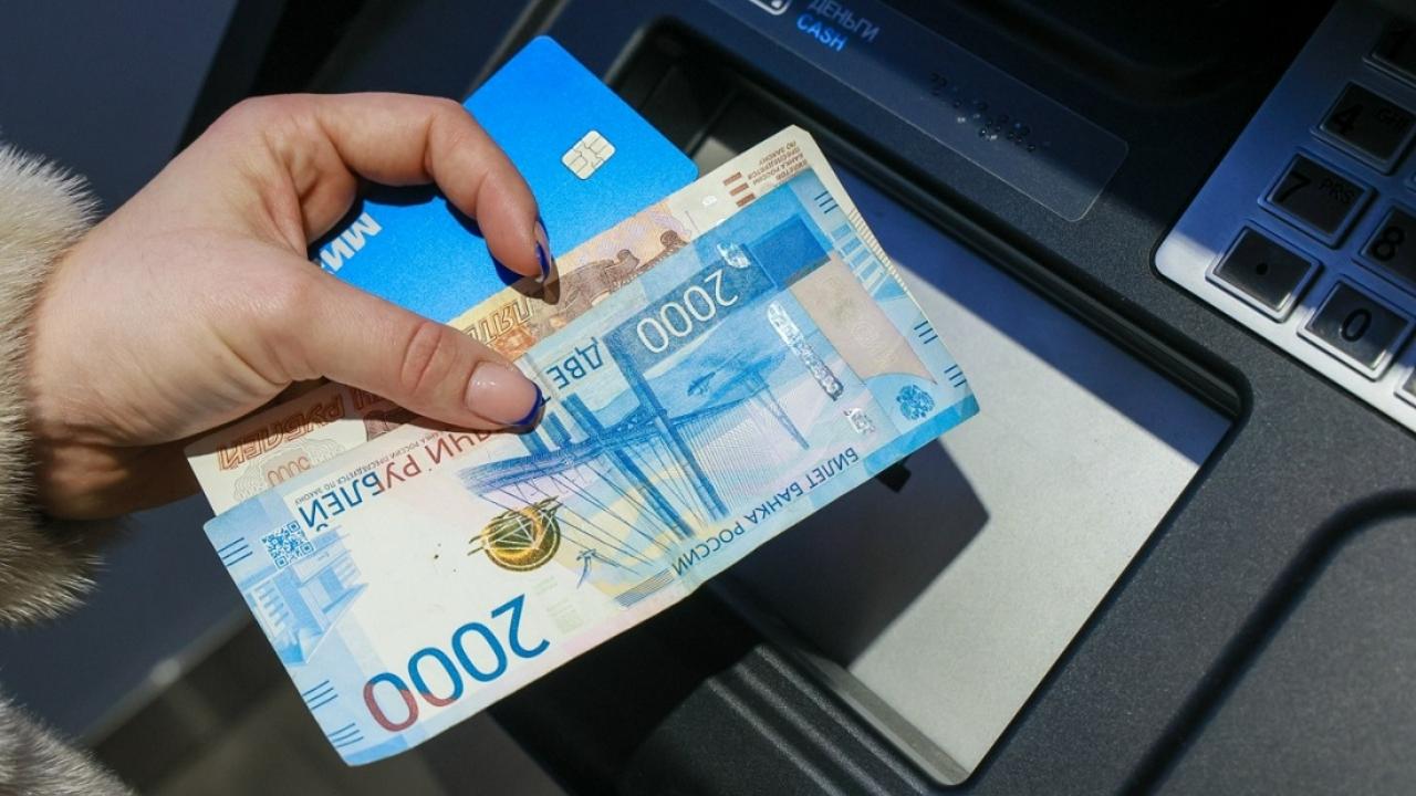 ВТБ: продажи кредитов наличными на рынке в феврале выросли в 1,4 раза