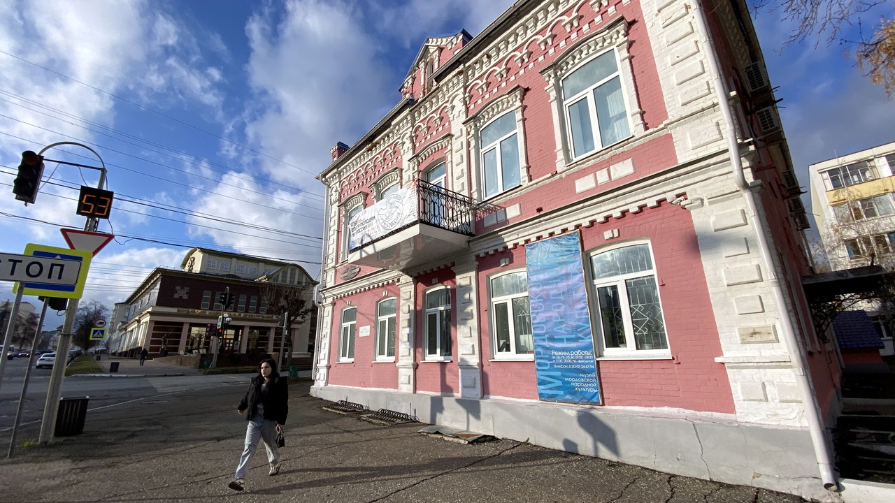 Саранск увидит глубины сознания художницы и поэтессы Дарии Зеленовой 