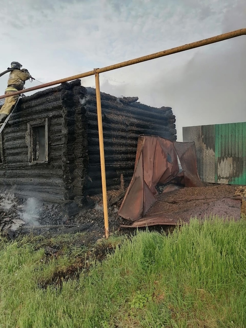 Нежилой дом сгорел в Мордовии