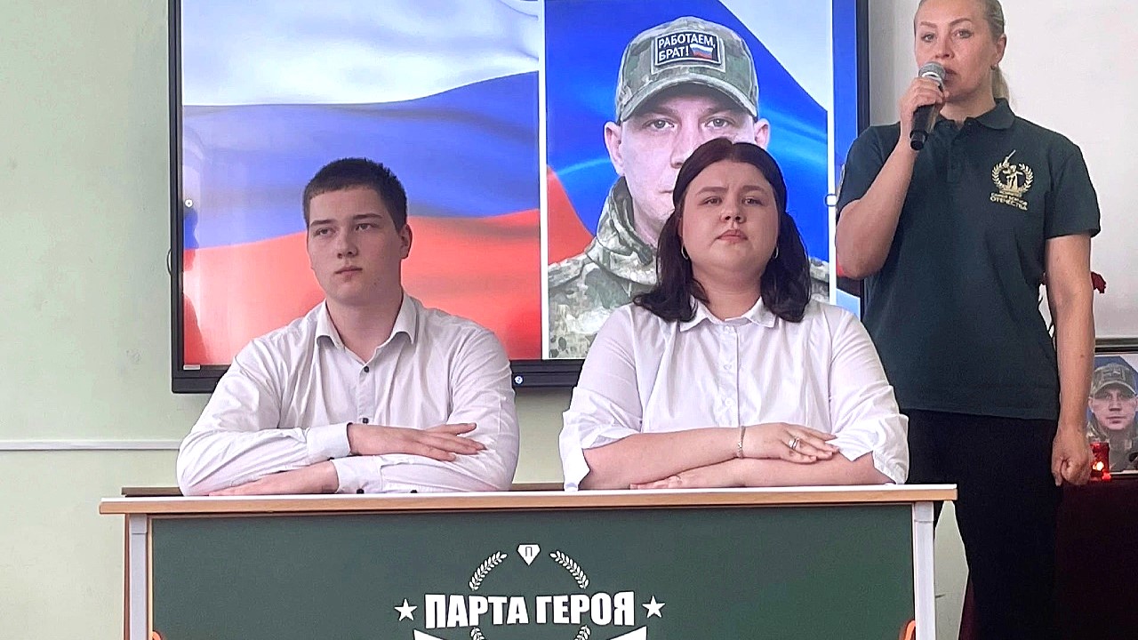 В саранском политехническом техникуме открыли парту Героя