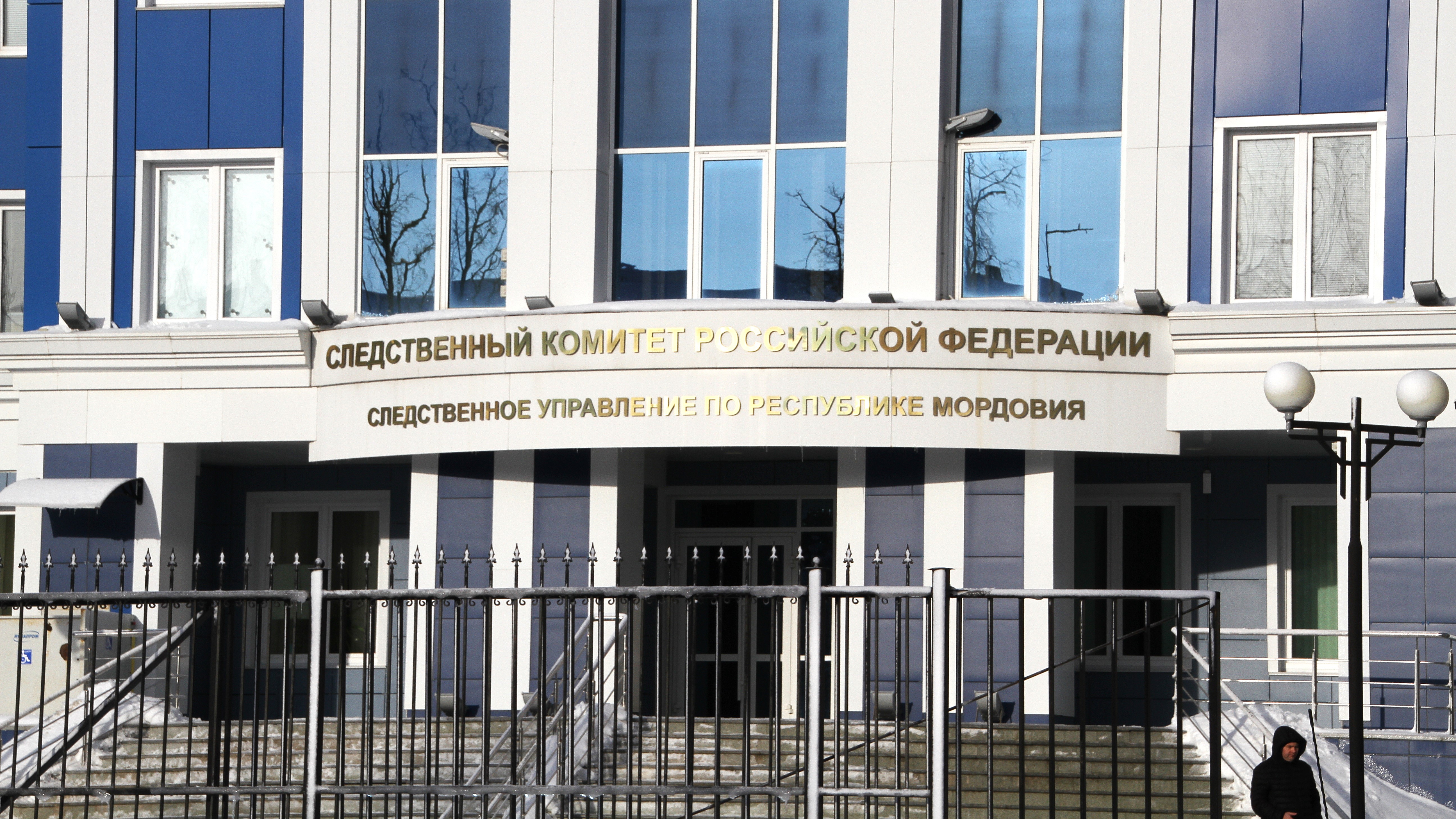 Житель Мордовии угрожал участковому напильником
