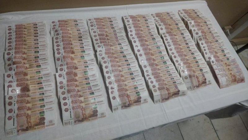 В Мордовии таксист из Туркменистана вернул старушке 600 тысяч, которые она передала мошенникам В Мордовии таксист из Туркменистана вернул старушке 600 тысяч, которые она передала мошенникам