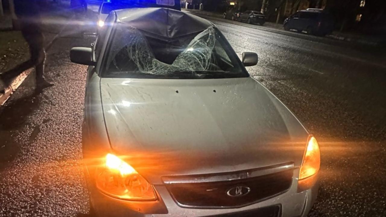 Парень на «Приоре» сбил сверстника на «зебре» в Саранске Парень на «Приоре» сбил сверстника на «зебре» в Саранске