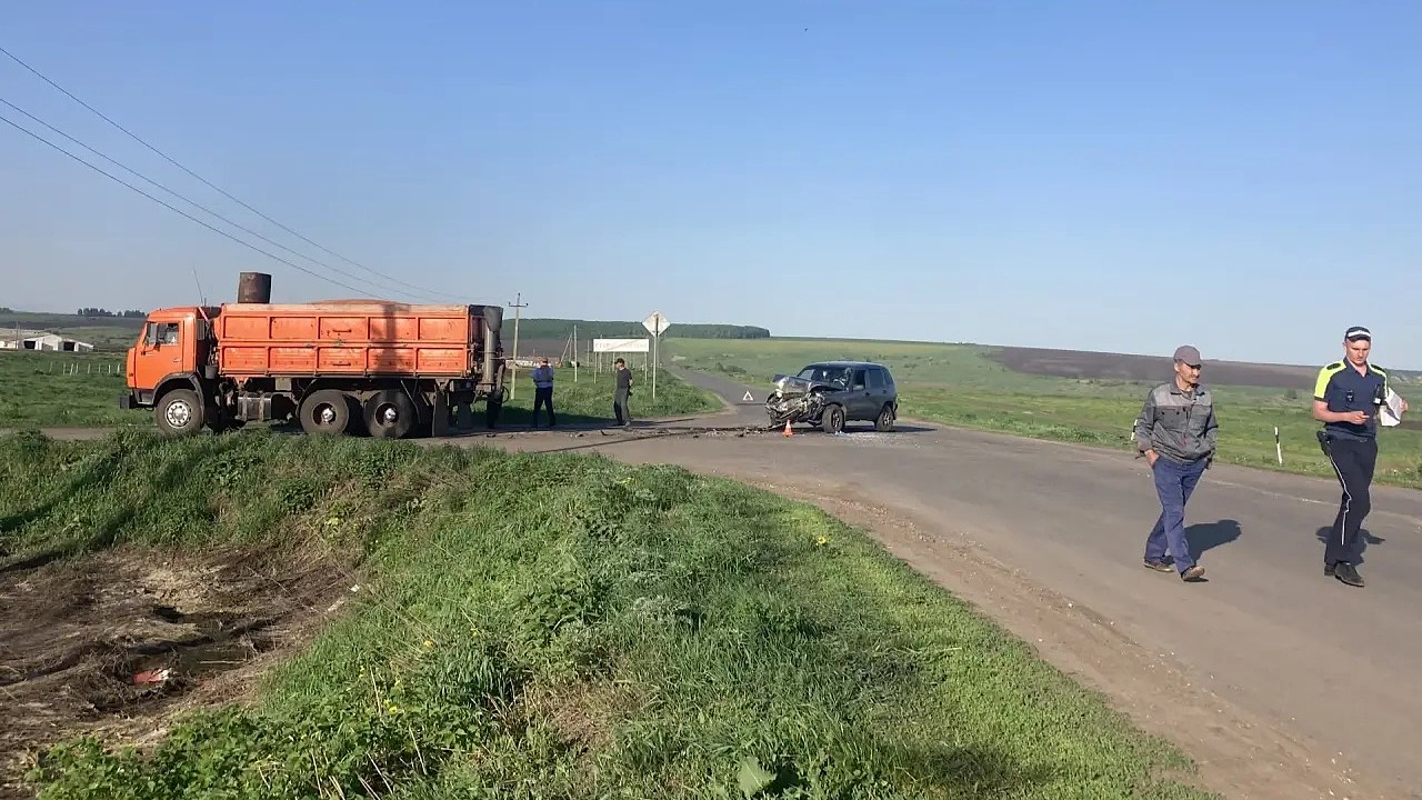 В Мордовии неуступчивый камазист травмировал водителя «Нивы»