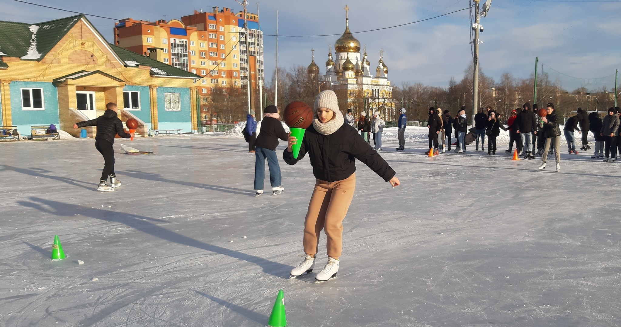 На Юго-Западе в Саранске начал работать каток 