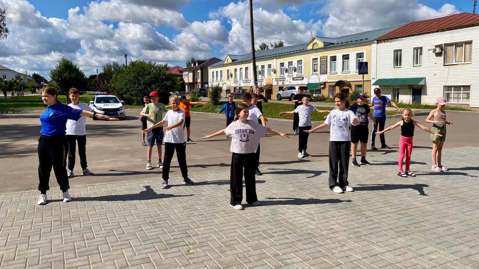 В Ковылкинском, Лямбирском и Торбеевском районах состоялись «Зарядки со стражем порядка»