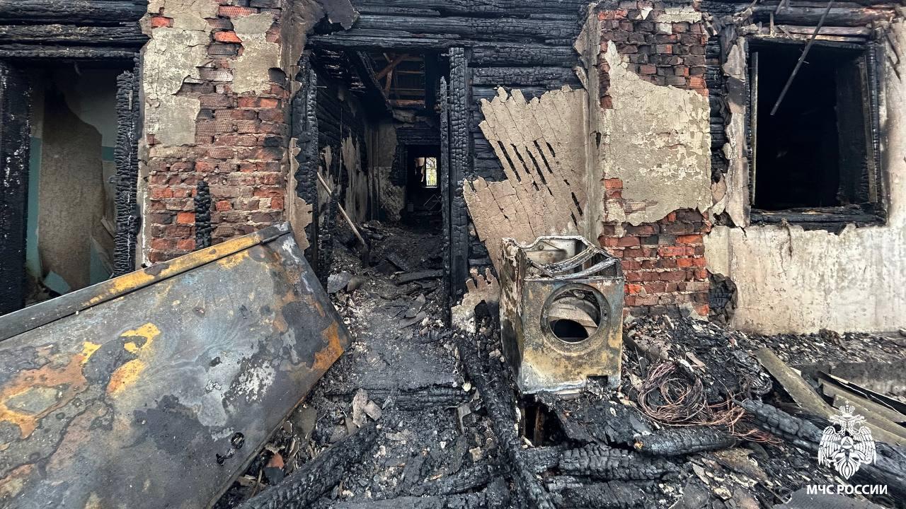 В Мордовии утром загорелся шестиквартирный жилой дом 