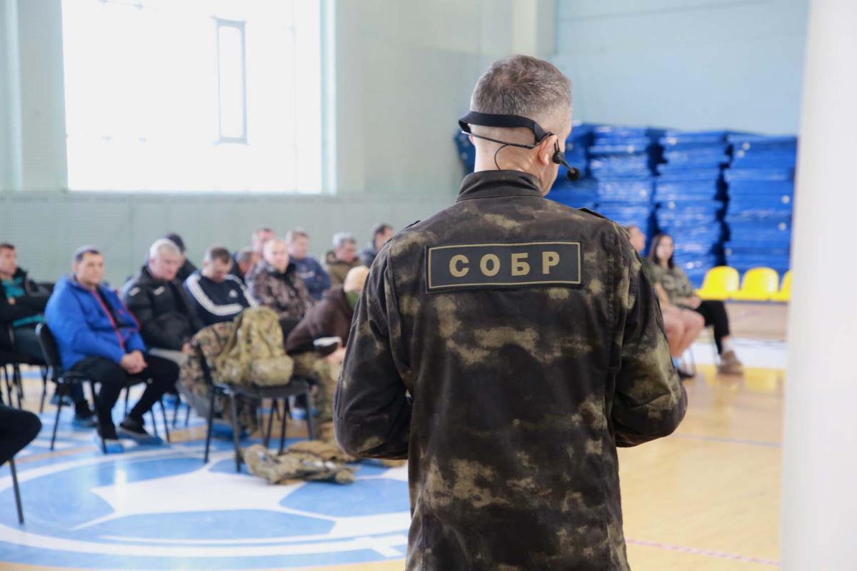 В Мордовии сотрудник спецназа провел тренировку по выживанию в экстремальных условиях