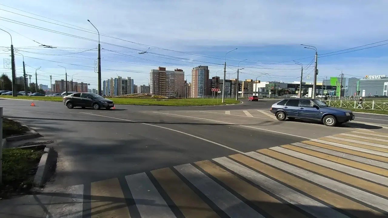 В Саранске на выезде с кольца столкнулись «девятка» и «Киа»