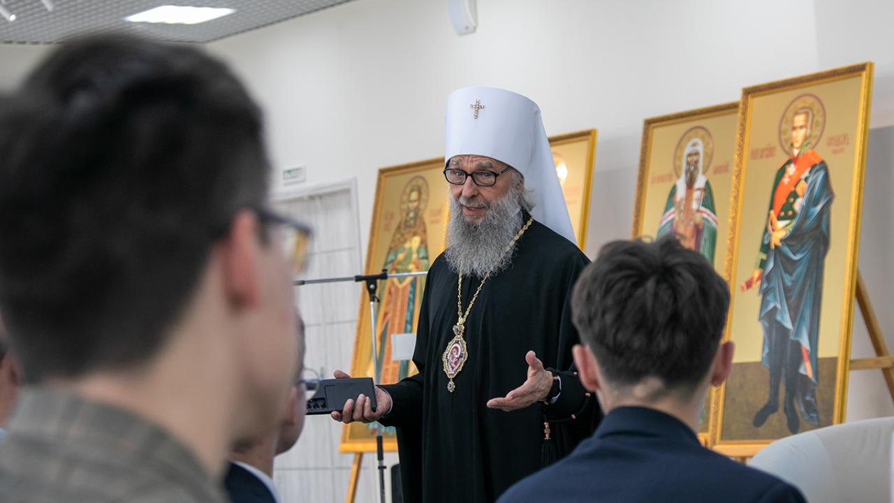 Митрополит Зиновий рассказал молодёжи Мордовии о личности святителя Тихона Митрополит Зиновий рассказал молодёжи Мордовии о личности святителя Тихона