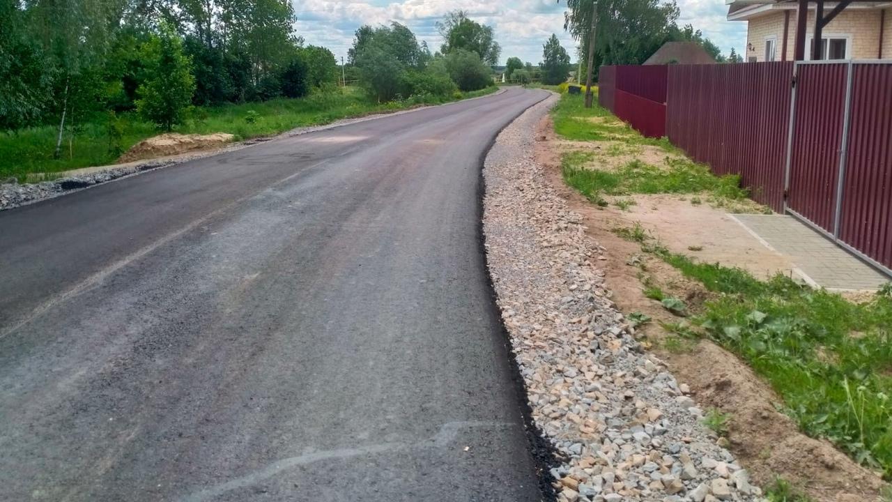 В теньгушевском селе асфальтируют дорогу В теньгушевском селе асфальтируют дорогу