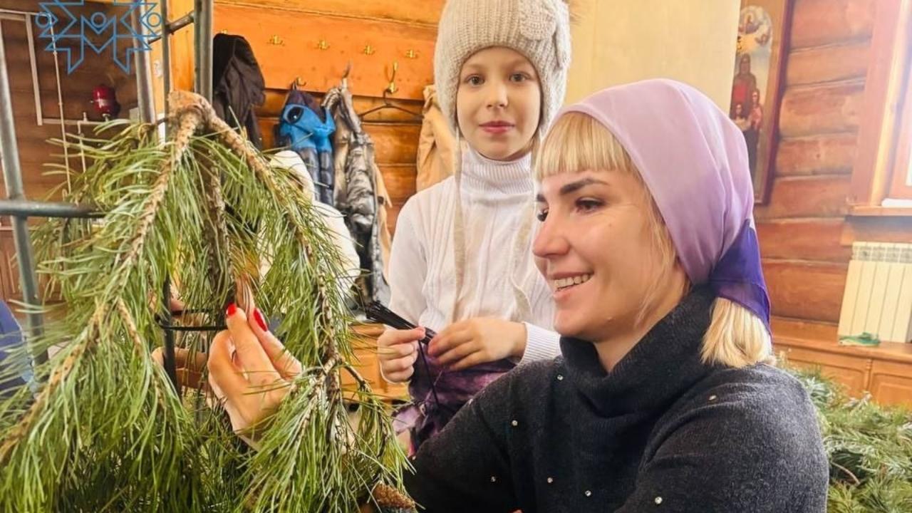 В Мордовии родственники бойцов СВО украсили рождественский вертеп