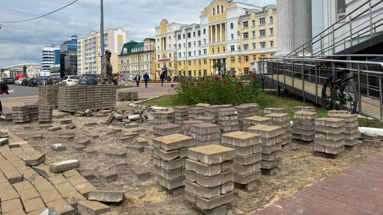 У Кафедрального собора в Саранске заменят всю брусчатку 