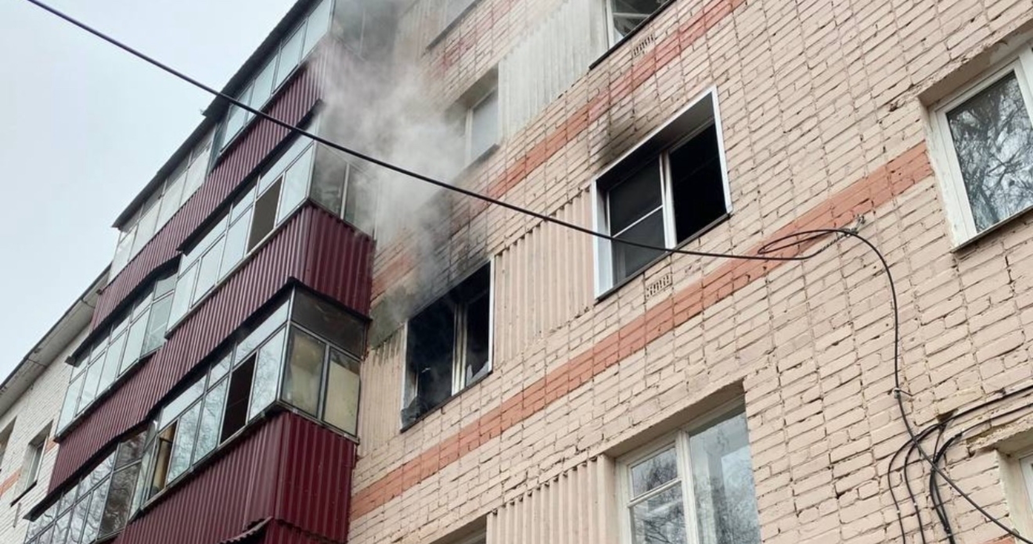 В Саранске на ул. Серадзской пожарные спасли мужчину и его 85-летнюю маму 