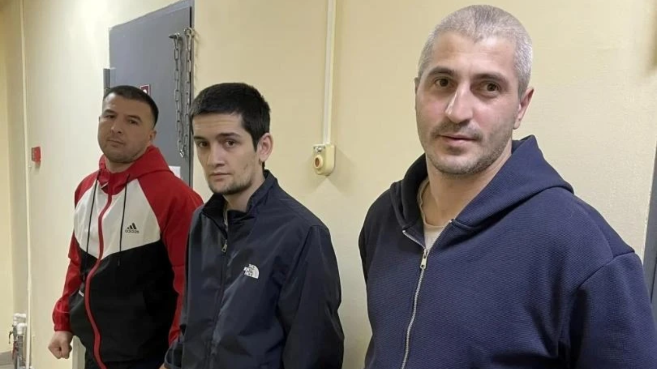 Из Мордовии трёх мигрантов-преступников проводили на родину