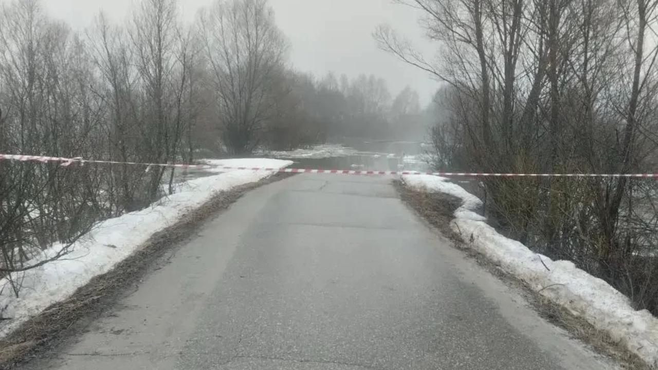 Паводок: в Мордовии мосты уходят под воду 