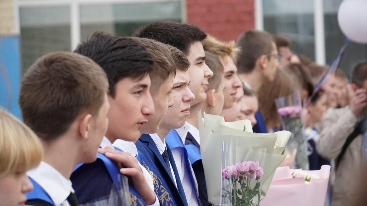 В школах Мордовии будут слушать Дениса Майданова