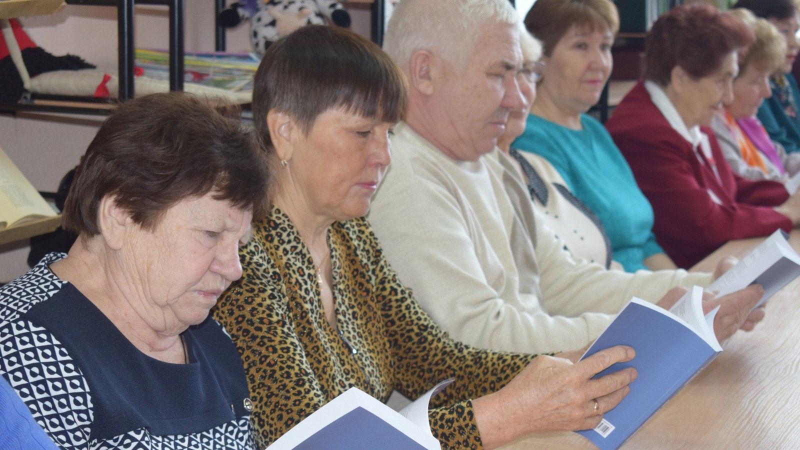 В Большеигнатовском районе презентовали книгу об эрзянском писателе и поэте