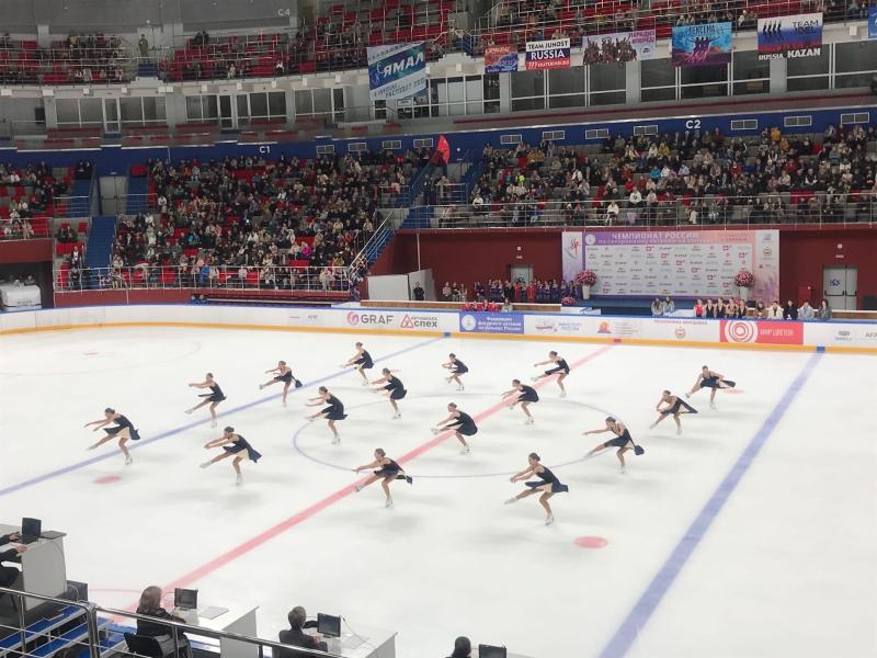 В Саранске продолжается чемпионат и Первенство России по синхронному катанию на коньках